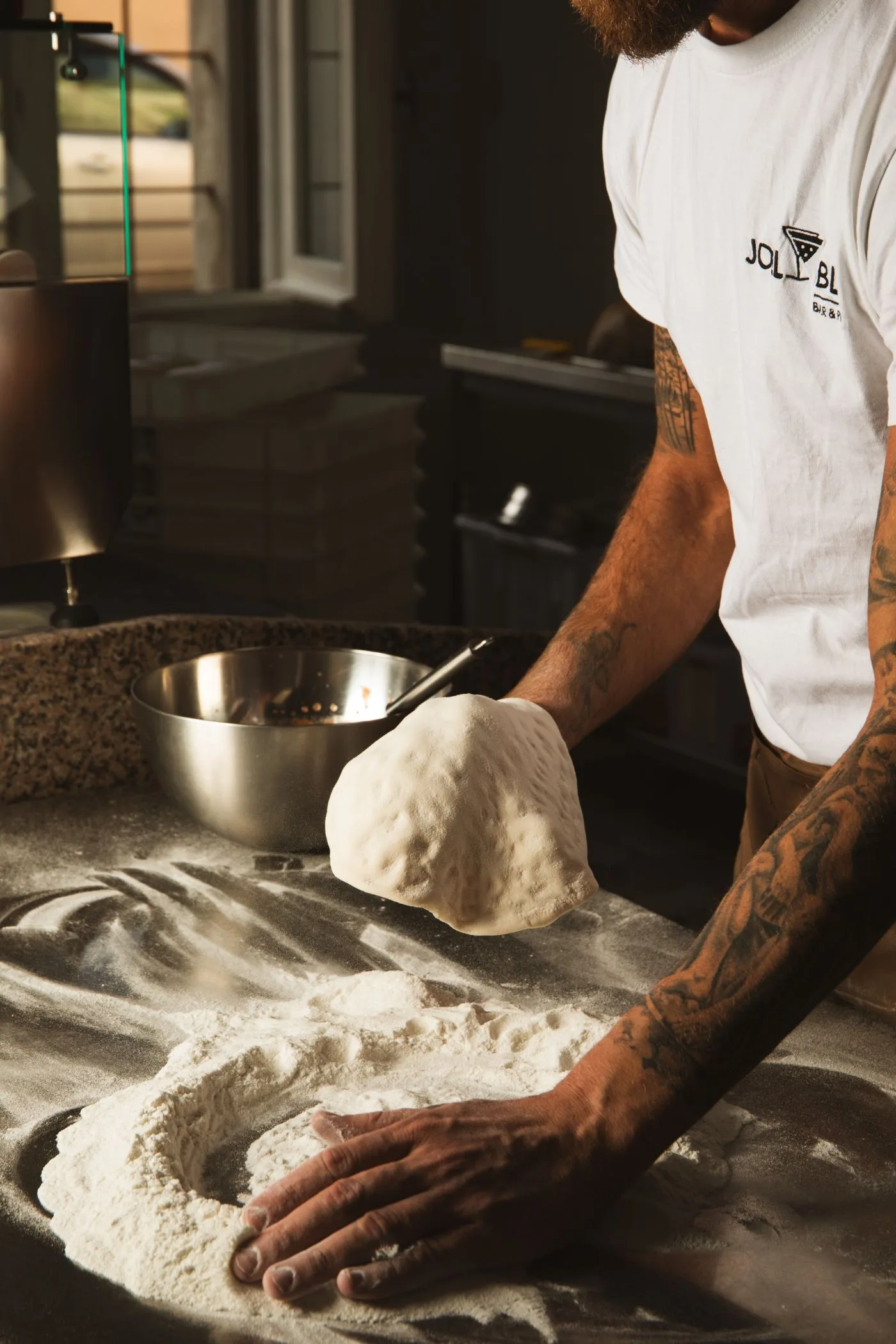 Pizza al forno a legna della Pizzeria Jolly Blu